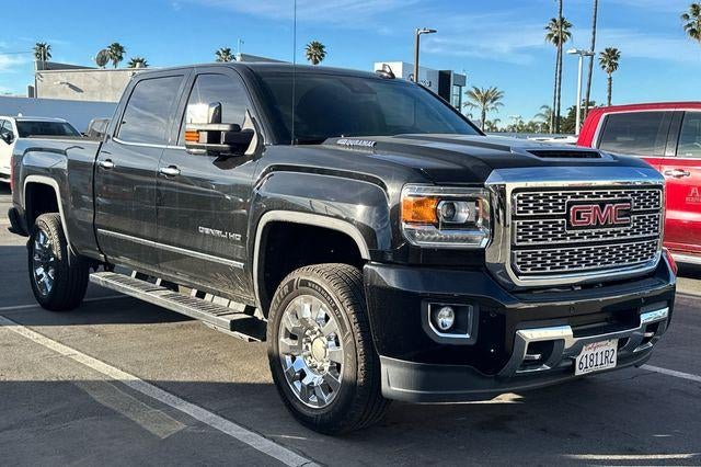2019 GMC Sierra 2500 HD Crew Cab Standard Box 4-Wheel Drive Denali