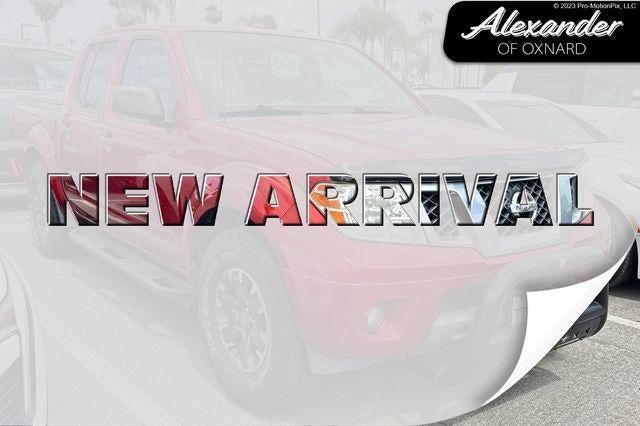 2015 Nissan Frontier 2WD Crew Cab SWB Auto Desert Runner