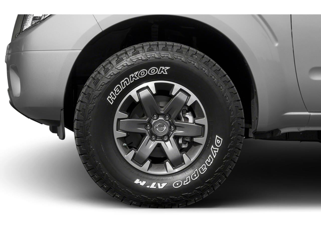 2015 Nissan Frontier 2WD Crew Cab SWB Auto Desert Runner
