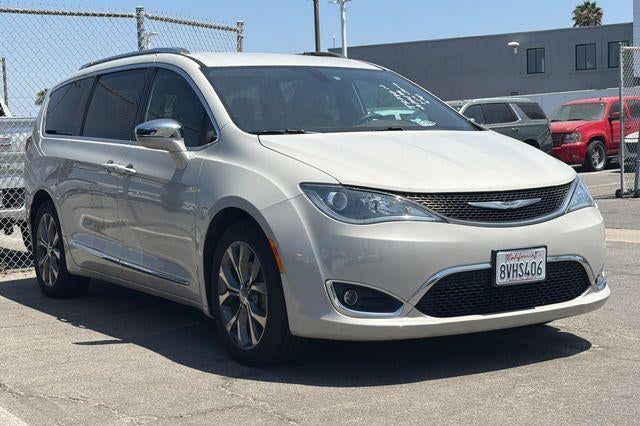2017 Chrysler Pacifica Limited FWD
