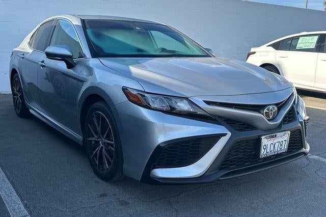 2024 Toyota Camry SE Auto (SE)