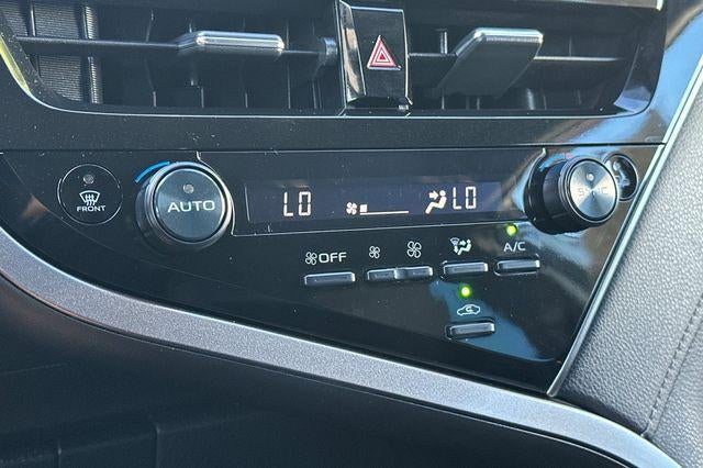 2024 Toyota Camry SE Auto (SE)