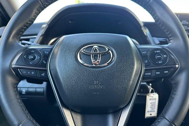 2024 Toyota Camry SE Auto (SE)