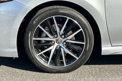 2024 Toyota Camry SE Auto (SE)