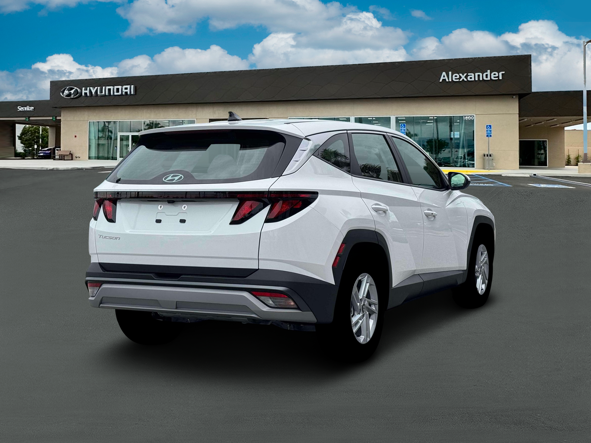 2026 Hyundai TUCSON SE FWD