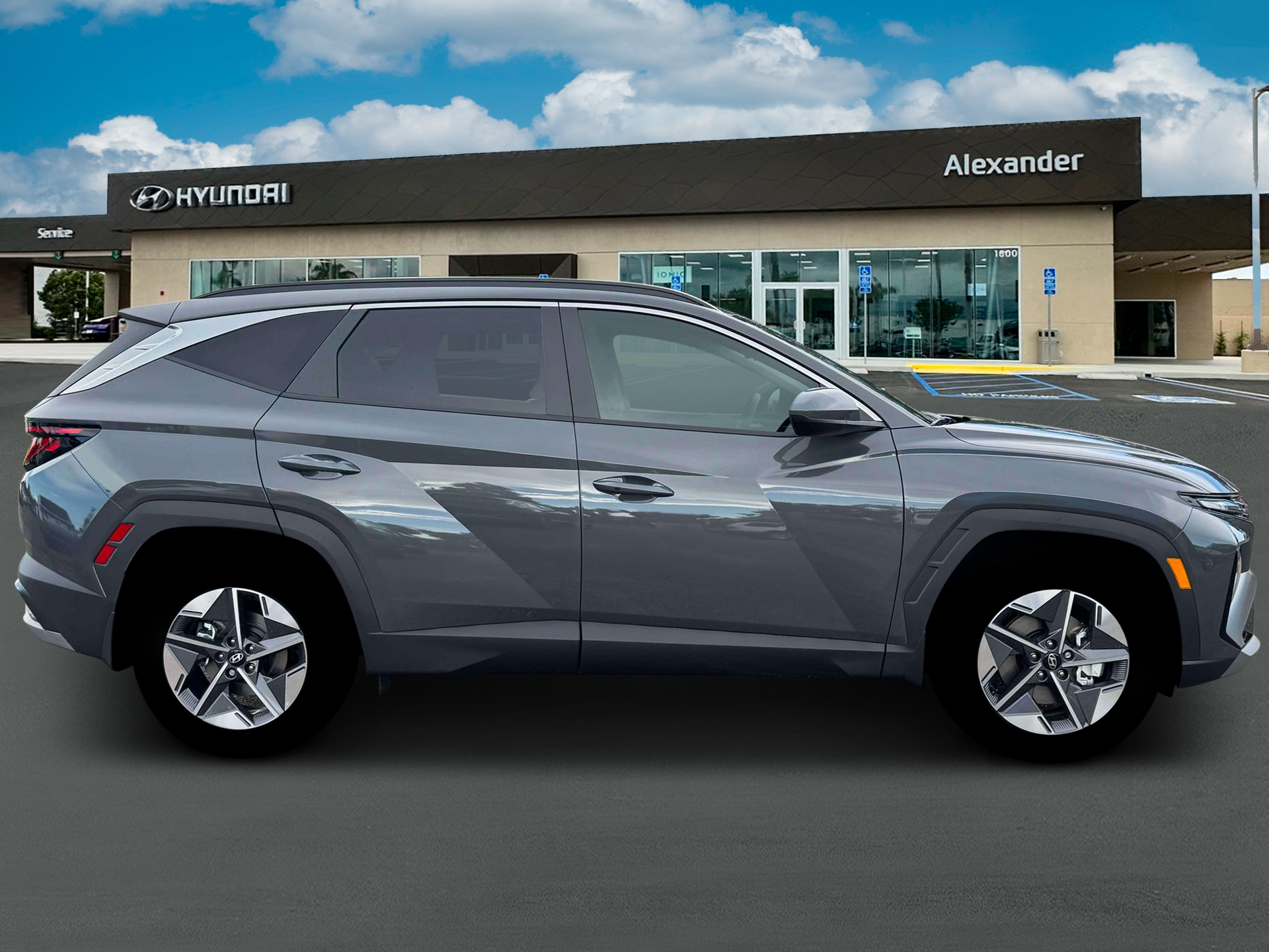 2026 Hyundai TUCSON SEL FWD