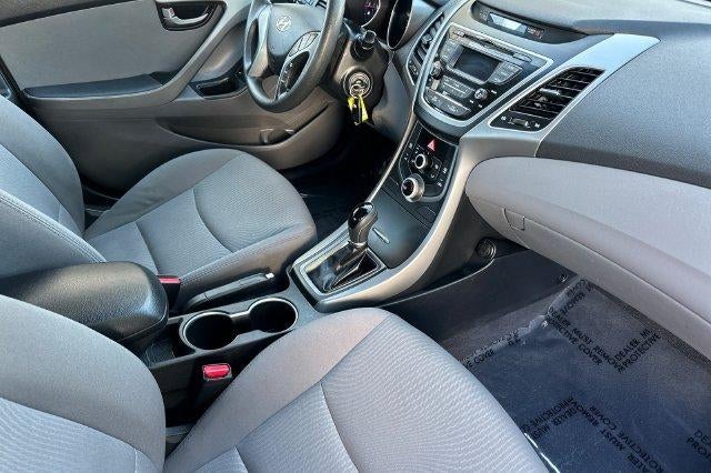 2015 Hyundai ELANTRA 4Dr Sdn Auto SE
