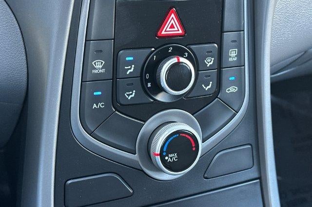 2015 Hyundai ELANTRA 4Dr Sdn Auto SE
