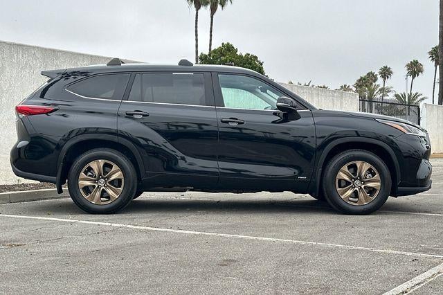 2023 Toyota Highlander Hybrid Bronze Edition AWD (Natl)