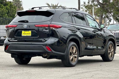 2023 Toyota Highlander Hybrid Bronze Edition AWD (Natl)