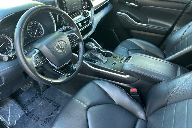 2021 Toyota Highlander XLE FWD (Natl)