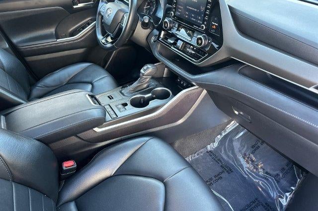 2021 Toyota Highlander XLE FWD (Natl)