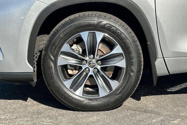 2021 Toyota Highlander XLE FWD (Natl)