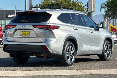 2021 Toyota Highlander XLE FWD (Natl)