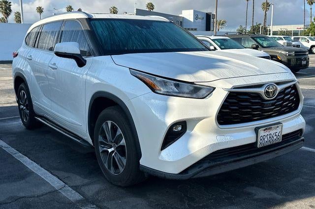 2020 Toyota Highlander XLE FWD (Natl)