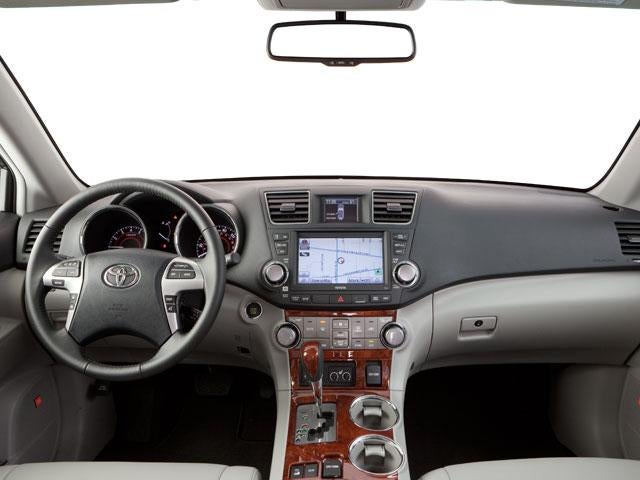 2013 Toyota Highlander FWD 4dr V6 Plus (Natl)