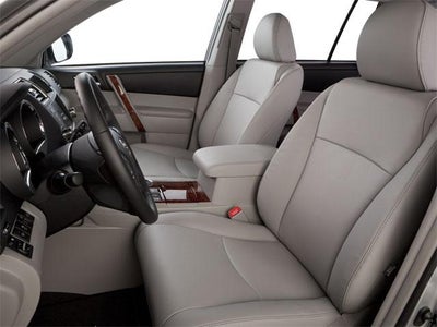 2013 Toyota Highlander FWD 4dr V6 Plus (Natl)