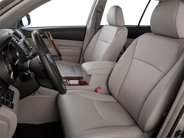 2013 Toyota Highlander FWD 4dr V6 Plus (Natl)