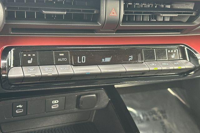 2023 Toyota Prius Prime XSE (Natl)