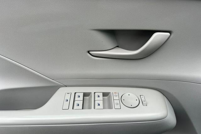 2024 Hyundai KONA SE FWD