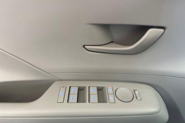 2026 Hyundai KONA SE FWD