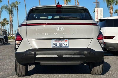 2026 Hyundai KONA SE FWD