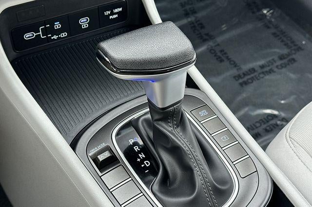 2026 Hyundai KONA SE FWD