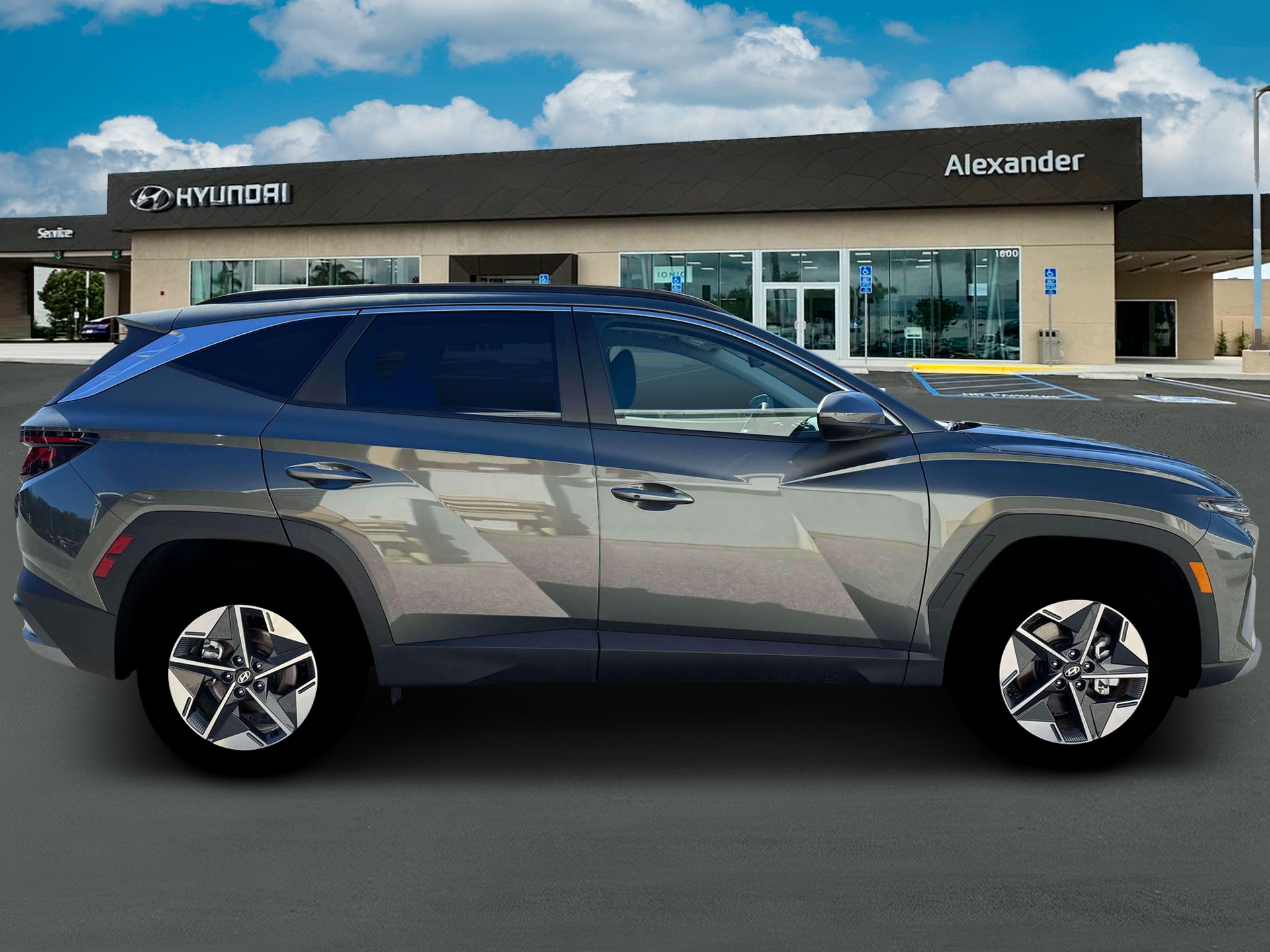 2026 Hyundai TUCSON HYBRID SEL AWD