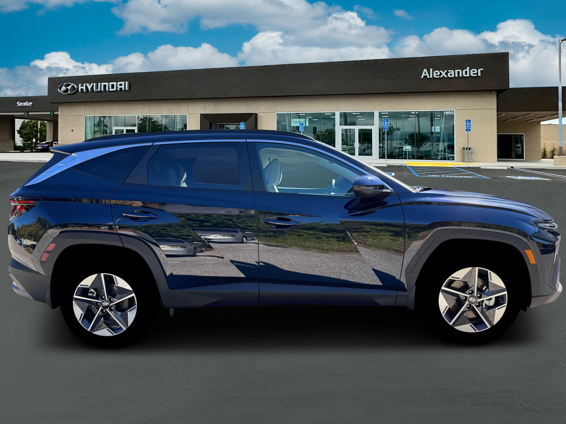 2026 Hyundai TUCSON HYBRID SEL AWD