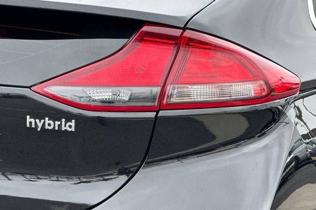 2020 Hyundai IONIQ HYBRID SE Hatchback