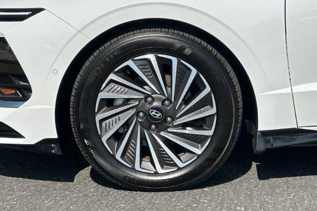 2025 Hyundai SONATA HYBRID Limited FWD