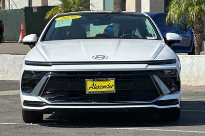 2025 Hyundai SONATA HYBRID Limited FWD
