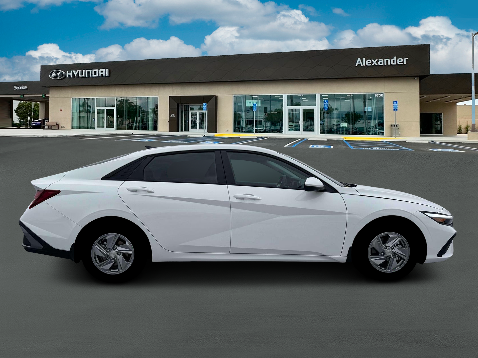 2026 Hyundai ELANTRA SE