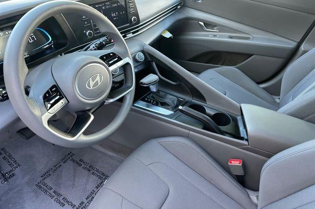 2026 Hyundai ELANTRA SE Sedan