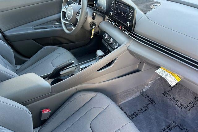 2026 Hyundai ELANTRA SE Sedan