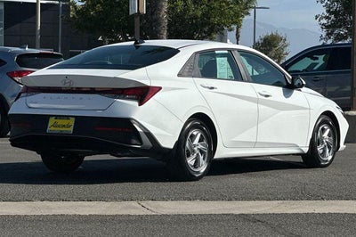 2026 Hyundai ELANTRA SE Sedan