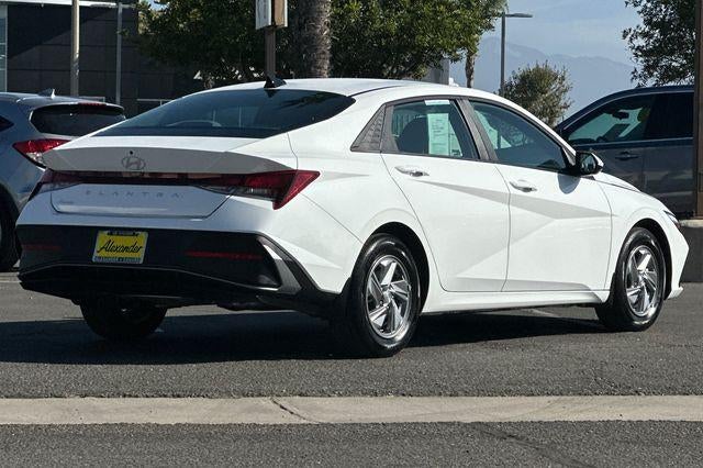 2026 Hyundai ELANTRA SE Sedan