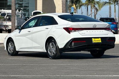 2026 Hyundai ELANTRA SE Sedan
