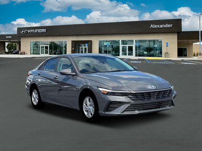 2026 Hyundai ELANTRA SE