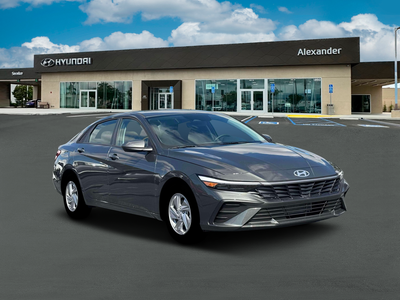 2026 Hyundai ELANTRA SE