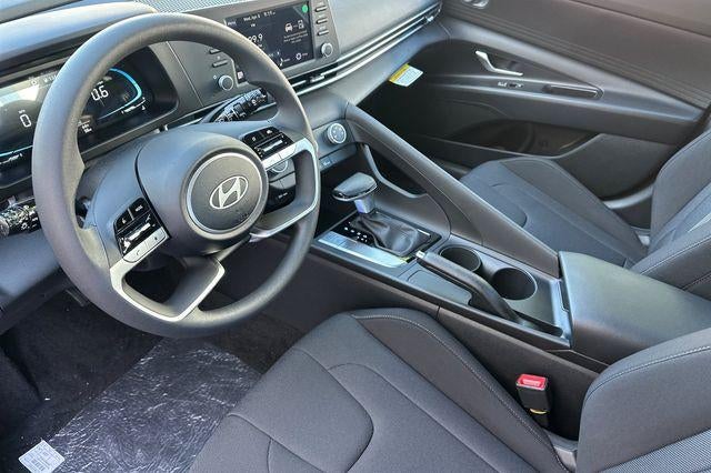 2026 Hyundai ELANTRA SE IVT
