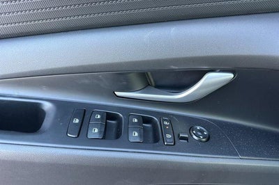 2026 Hyundai ELANTRA SE IVT