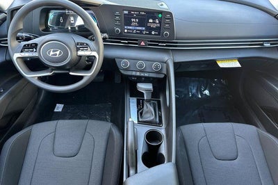 2026 Hyundai ELANTRA SE IVT
