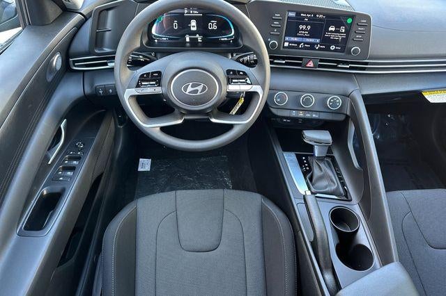 2026 Hyundai ELANTRA SE IVT