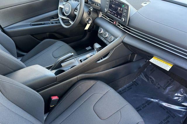 2026 Hyundai ELANTRA SE IVT