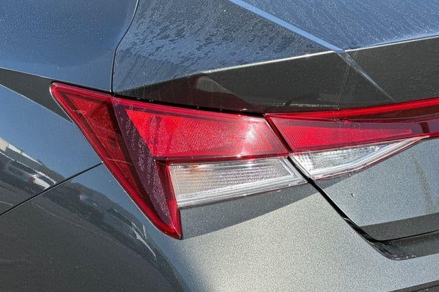 2026 Hyundai ELANTRA SE IVT
