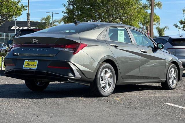 2026 Hyundai ELANTRA SE IVT