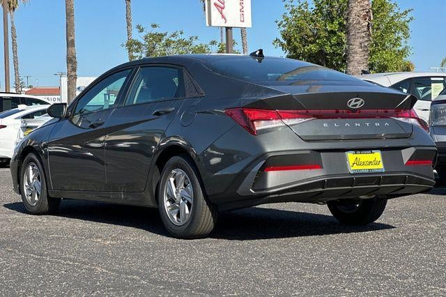 2026 Hyundai ELANTRA SE IVT