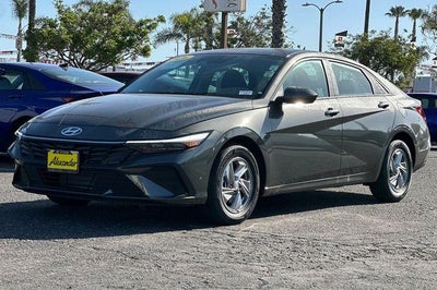 2026 Hyundai ELANTRA SE IVT