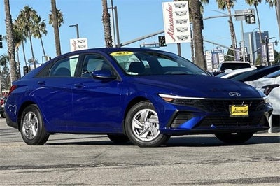 2025 Hyundai ELANTRA SE IVT